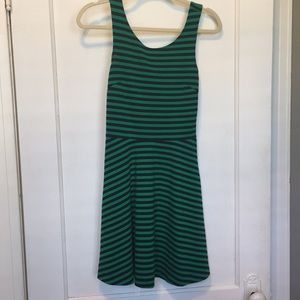 💚 AE Striped Dress with Open Back